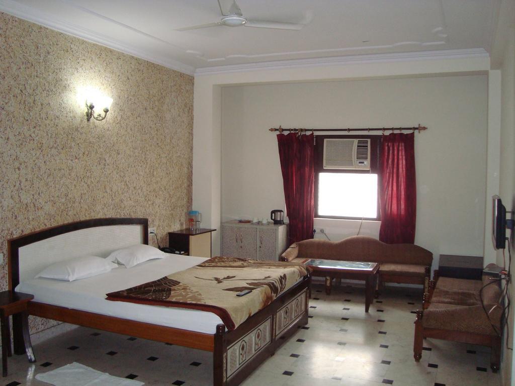 Hotel Dawat Palace Agra  Pokoj fotografie